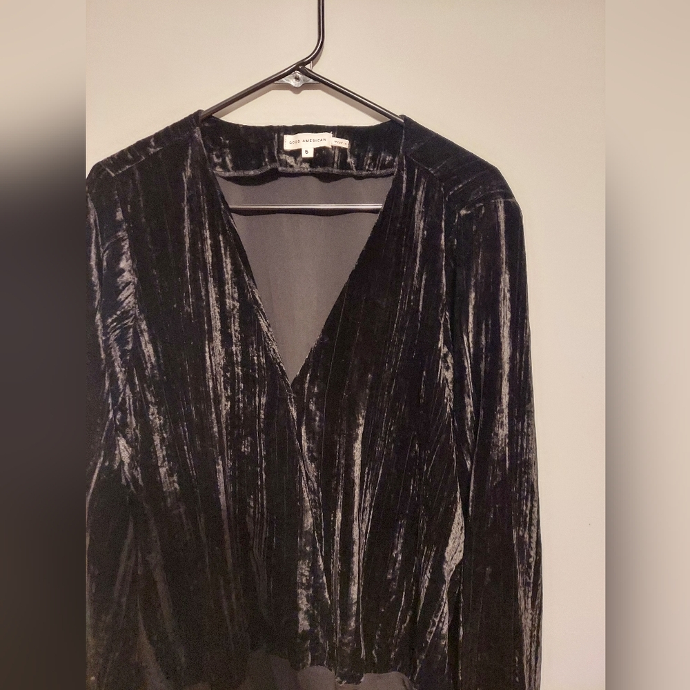Good American Bodysuit Black Size 5, 2XL Velvet Wrap V-Neck Witchy Whimsigoth
